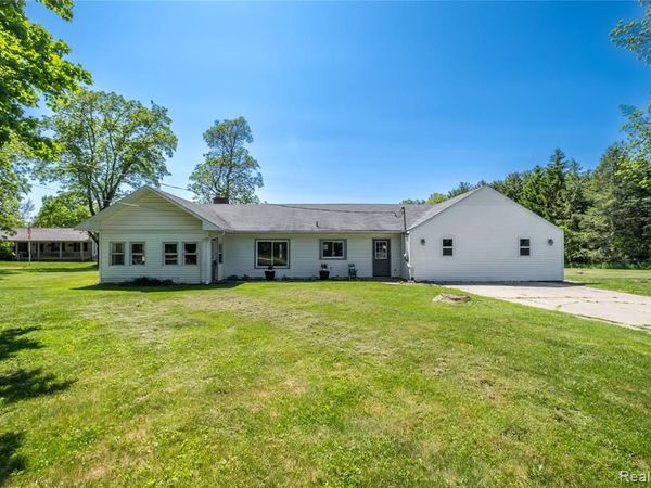 12238 Jennings Road, Fenton Twp, MI 48451