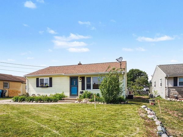2109 Bloomfield Avenue, Kalamazoo, MI 49001