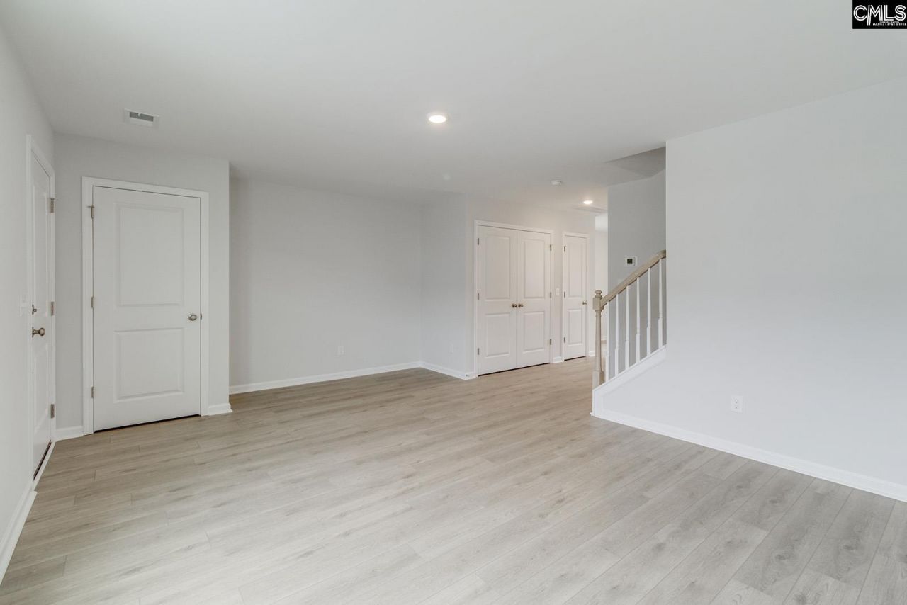 3070 Harborview Drive  Photo 4