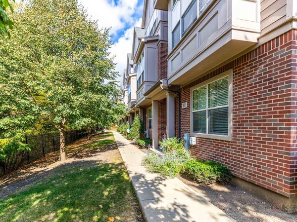 409 Alpine Springs Drive , Vernon Hills, IL 60061