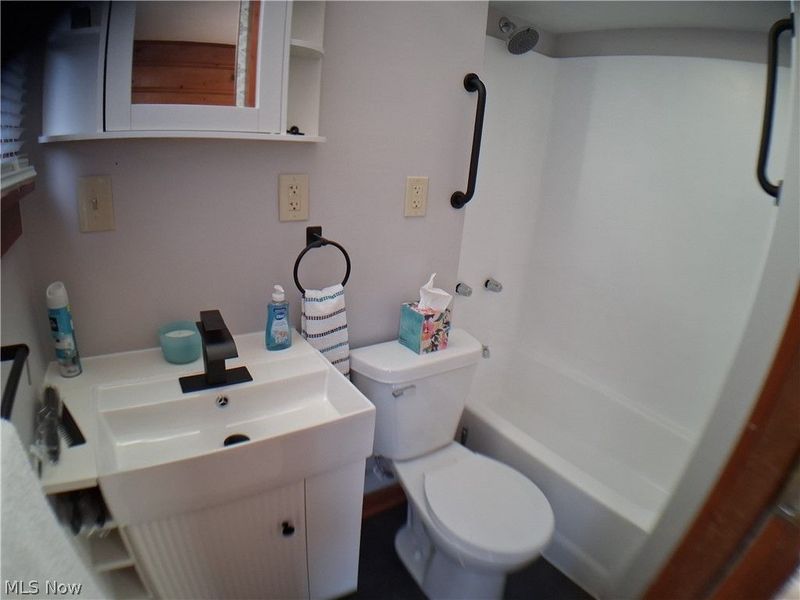 1555 Glenview Avenue, Madison, OH 44057 Photo 6