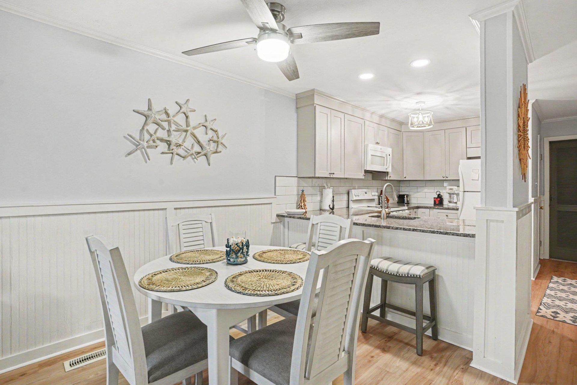 9501 Shore Dr. Photo 10