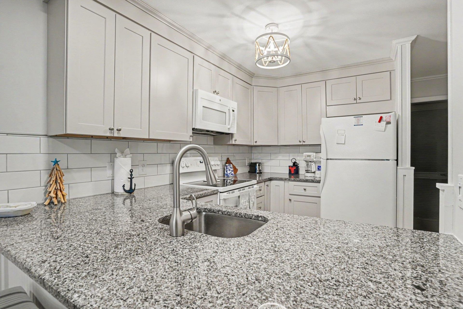 9501 Shore Dr. Photo 12