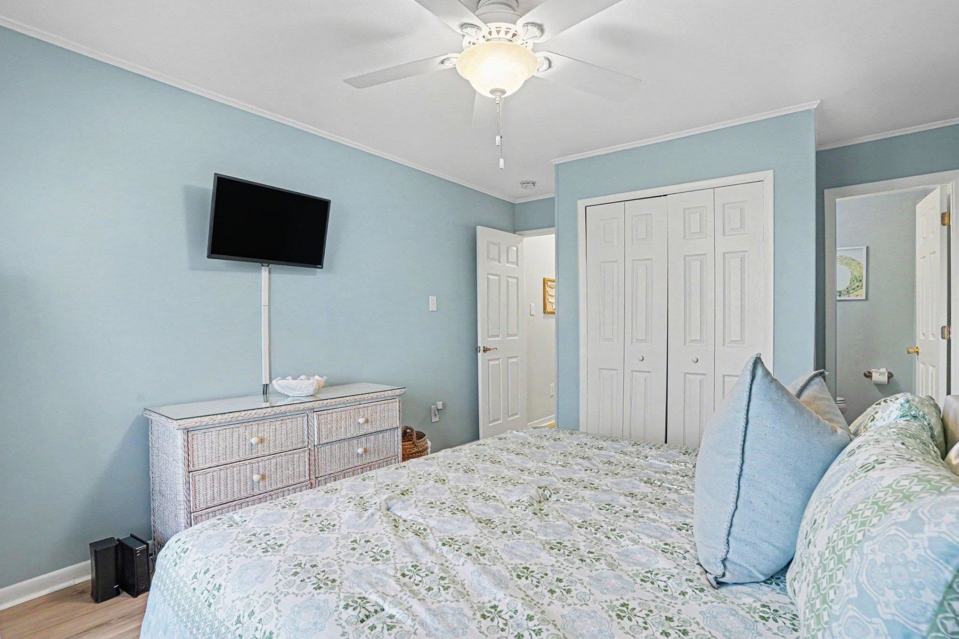 9501 Shore Dr. Photo 16