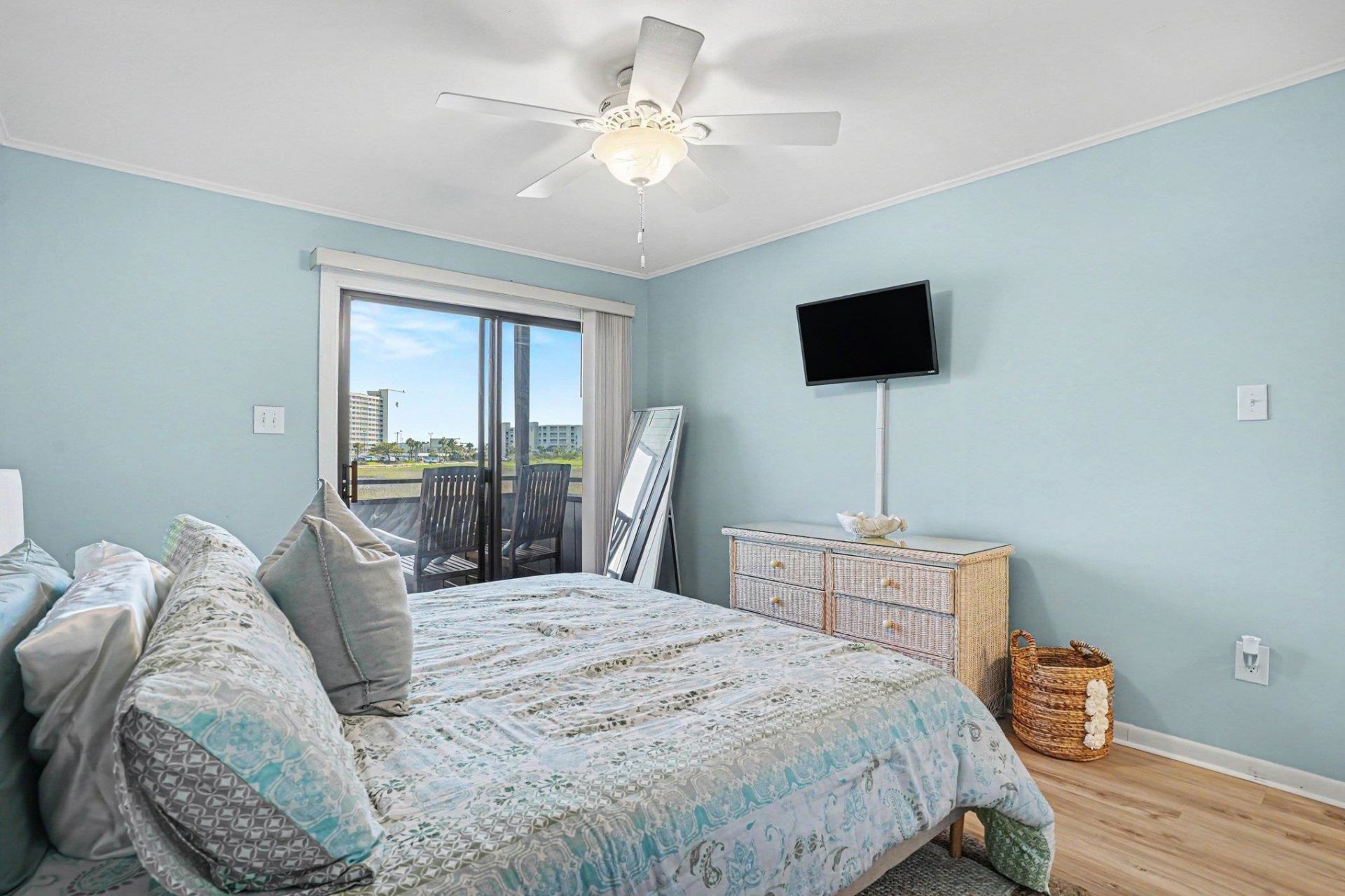 9501 Shore Dr. Photo 17