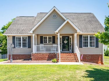 83 Russell Springs Drive, Lynchburg, VA 24501
