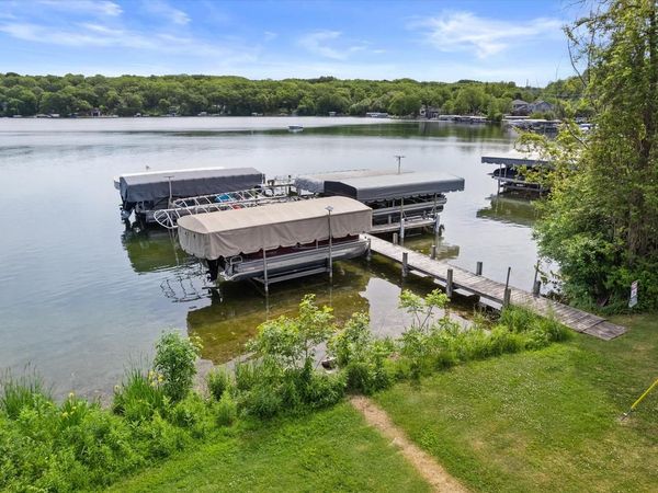 1542 3rd STREET, Delafield, WI 53018