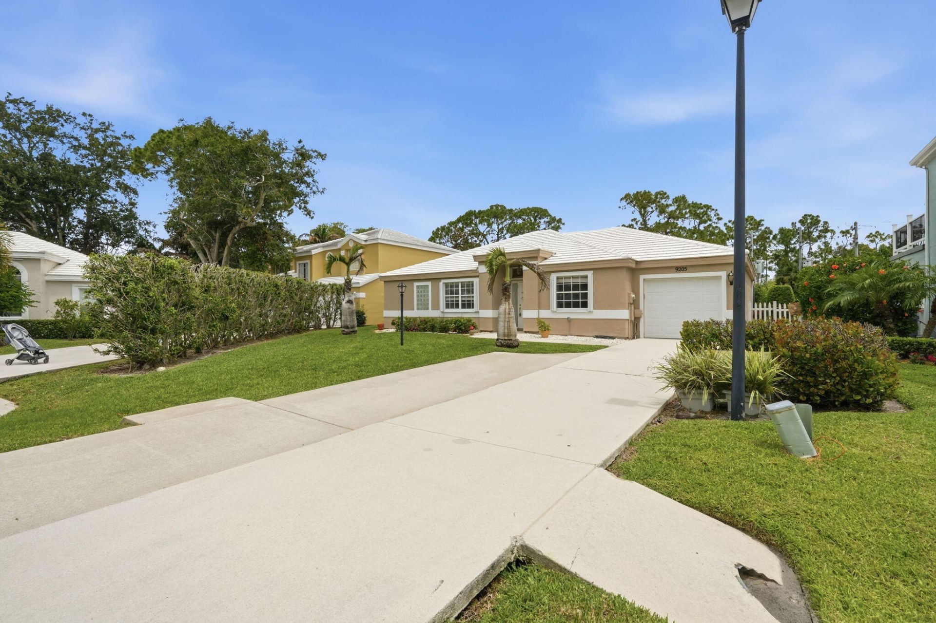 9205 SE Woods End Place, Jupiter, FL 33469 Photo