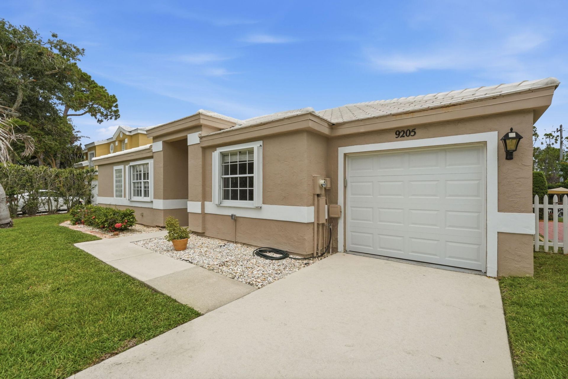 9205 SE Woods End Place, Jupiter, FL 33469 Photo