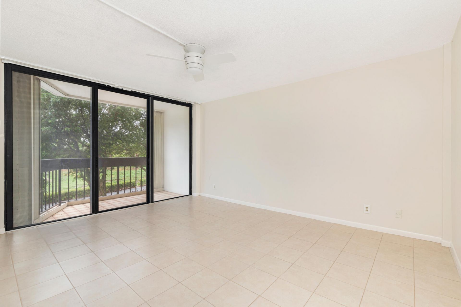 2000 Presidential Way, Unit 206, West Palm Beach, FL 33401 Photo