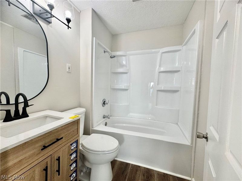 2044 E 29th Street , Lorain, OH 44055 Photo 14