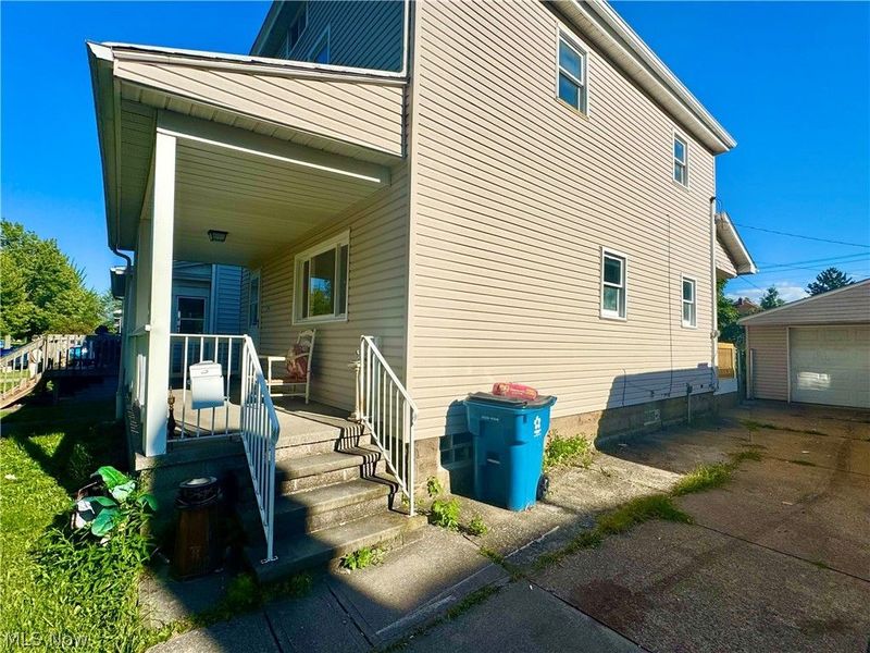 2044 E 29th Street , Lorain, OH 44055 Photo 2