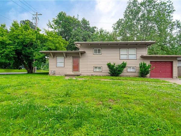 6401 Roswell Avenue, Kansas City, KS 66104