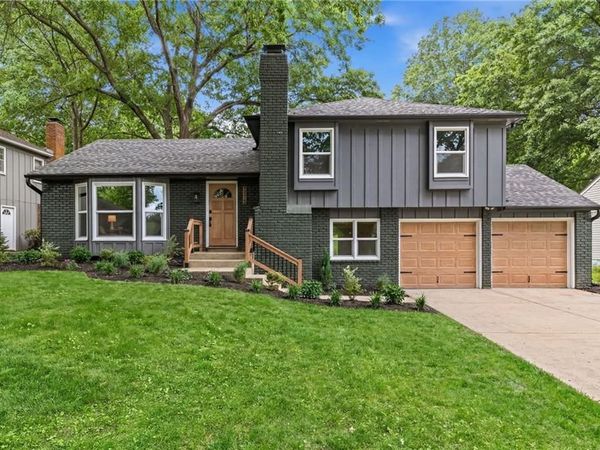 9724 Slater Lane, Overland Park, KS 66212