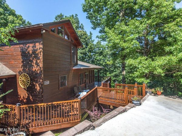 3103 Perry Circle Lane, Sevierville, TN 37862