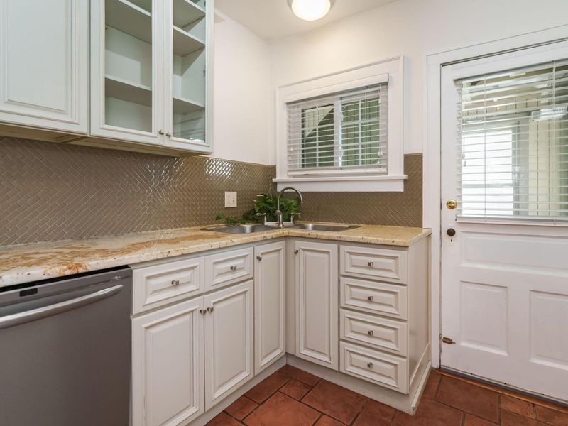 2229 Coventry Road , Unit 4, Columbus, OH 43221 Photo 6