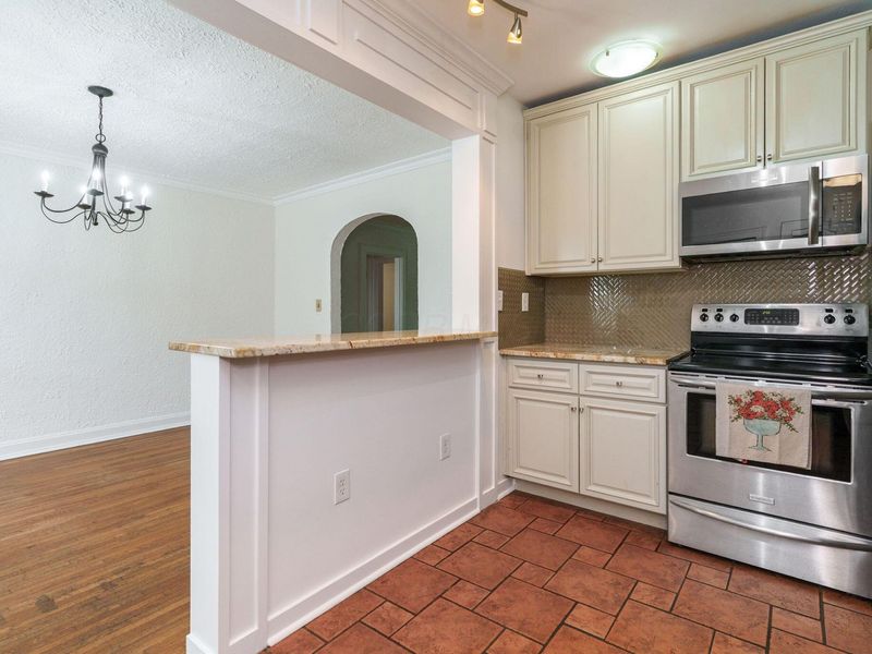 2229 Coventry Road , Unit 4, Columbus, OH 43221 Photo 7