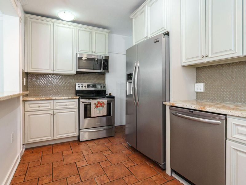 2229 Coventry Road , Unit 4, Columbus, OH 43221 Photo 8
