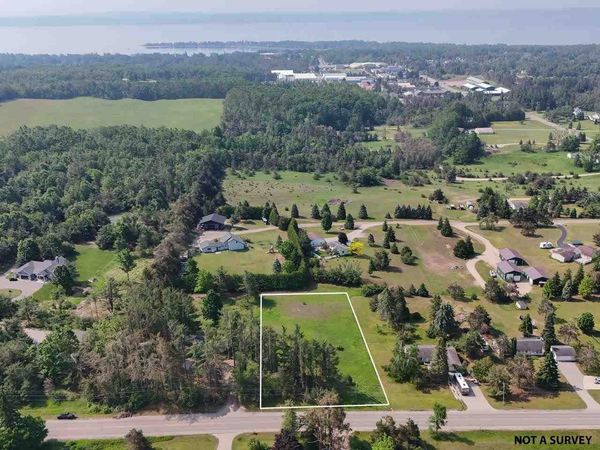 3547 Quick Road, Harbor Springs, MI 49740