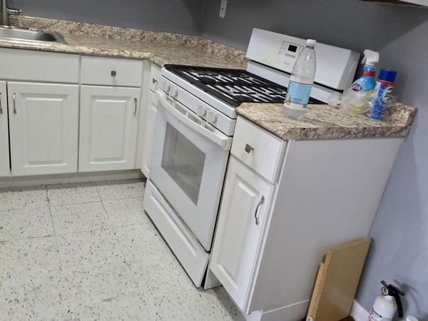 3238 Ely Ave, Bronx, NY 10469