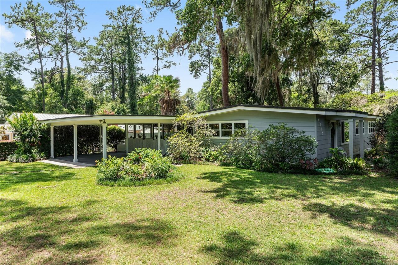 1807 SW 36th Place, Gainesville, FL 32608 Photo