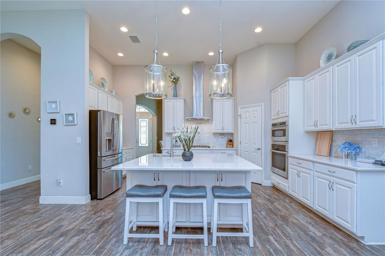 6335 Knob Tree Drive, Lithia, FL 33547 Photo