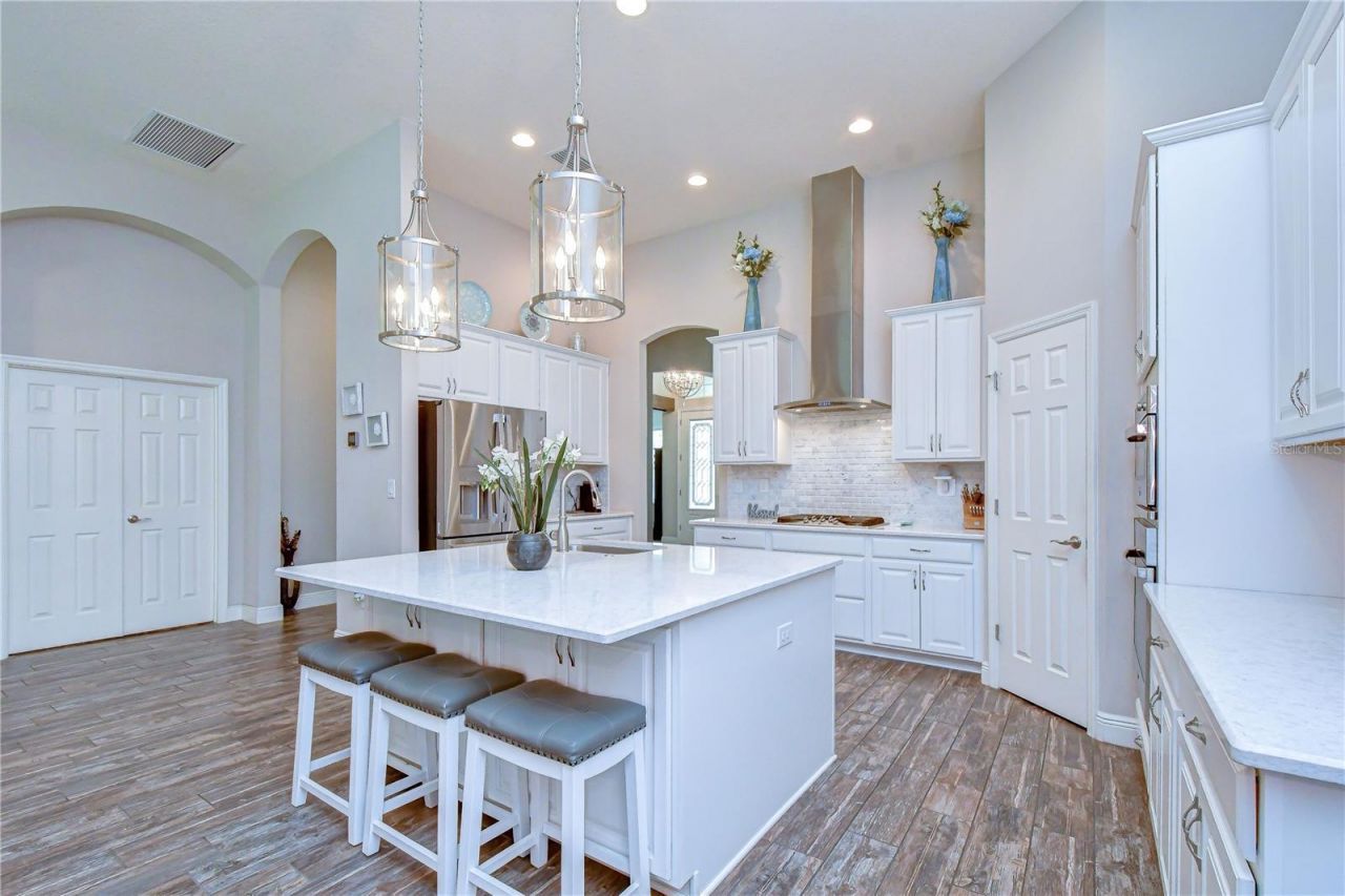 6335 Knob Tree Drive, Lithia, FL 33547 Photo