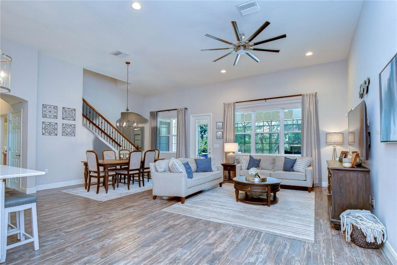 6335 Knob Tree Drive, Lithia, FL 33547 Photo