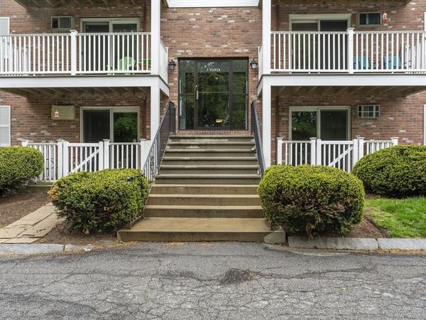 7 Karen Circle, Unit 2A, Billerica, MA 01821