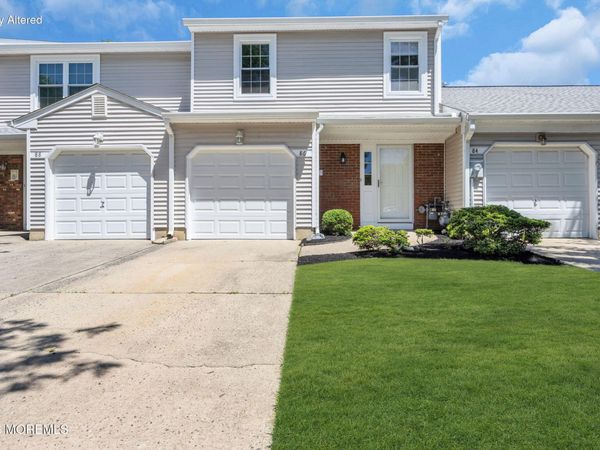 86 Holly Drive, Eatontown, NJ 07724