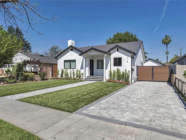 2115 W Clark Avenue, Burbank, CA 91506