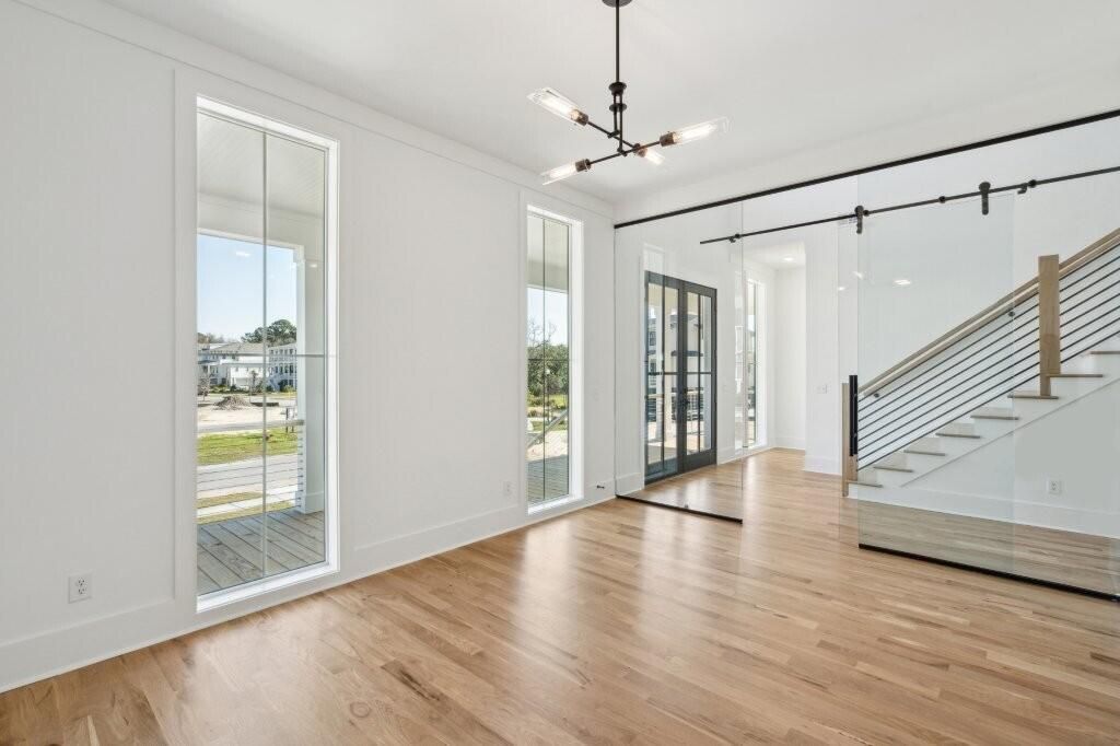 327 Simone Drive Photo 8