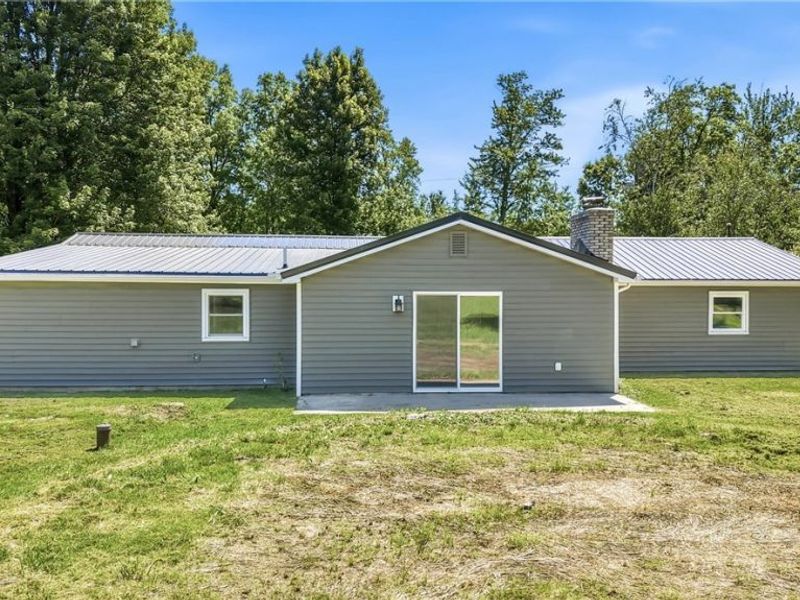 5423 Thompson Clark Road, Bristolville, OH 44402 Photo 6