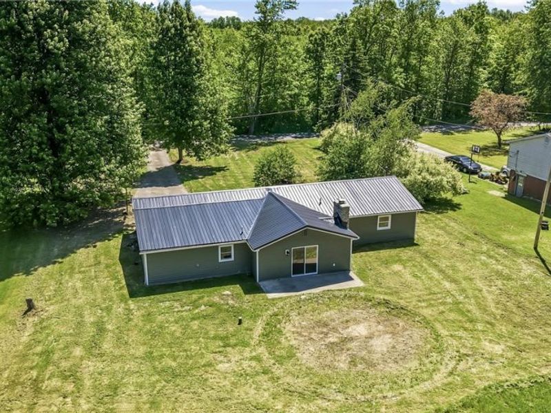 5423 Thompson Clark Road, Bristolville, OH 44402 Photo 9