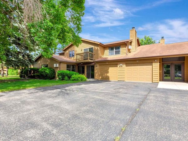 940 BABCOCK STREET, Unit 97, Neenah, WI 54956
