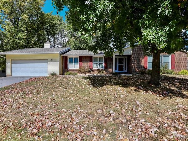 104 Lake Point Drive , St Peters, MO 63376