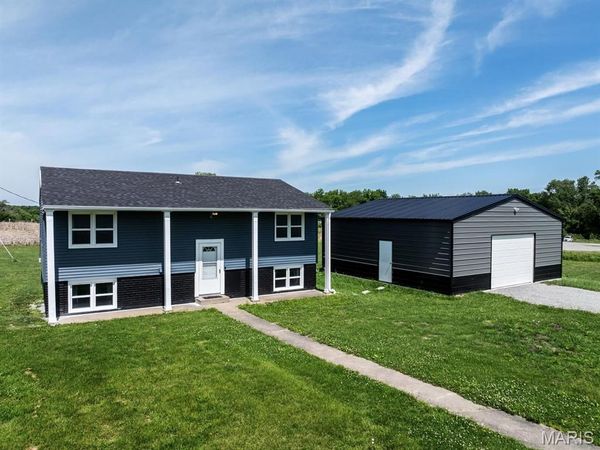 11581 Highway 61 , Hannibal, MO 63401