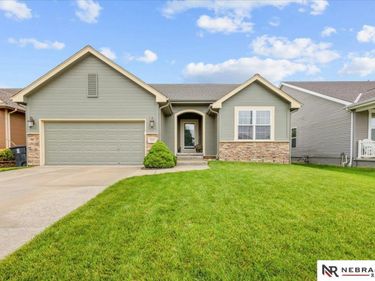 16906 Colony Drive, Omaha, NE 68136