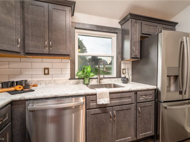 3411 Dunmore Avenue NW, Canton, OH 44708 Photo 4