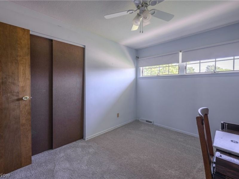 651 E Parkleigh Drive , Seven Hills, OH 44131 Photo 18