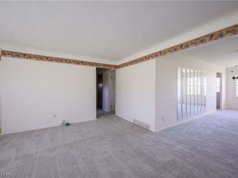 651 E Parkleigh Drive , Seven Hills, OH 44131 Photo 4