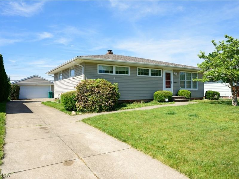651 E Parkleigh Drive , Seven Hills, OH 44131 Photo 44