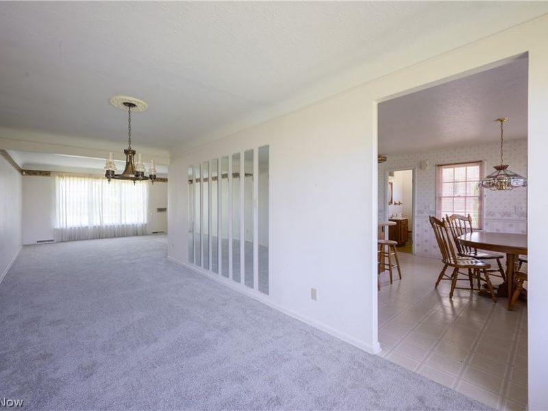 651 E Parkleigh Drive , Seven Hills, OH 44131 Photo 7