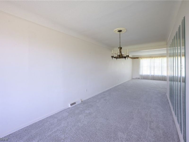 651 E Parkleigh Drive , Seven Hills, OH 44131 Photo 8