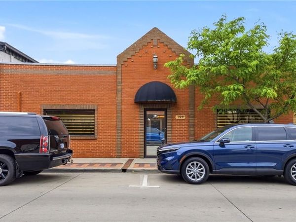326 SE Douglas Street, Lee's Summit, MO 64063