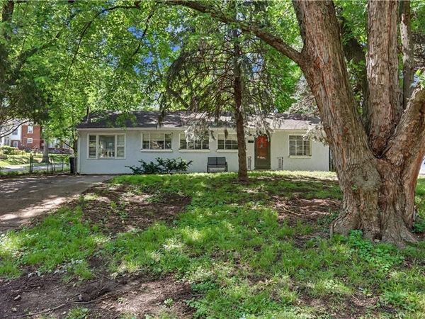 937 W 32nd Terrace, Kansas City, MO 64111