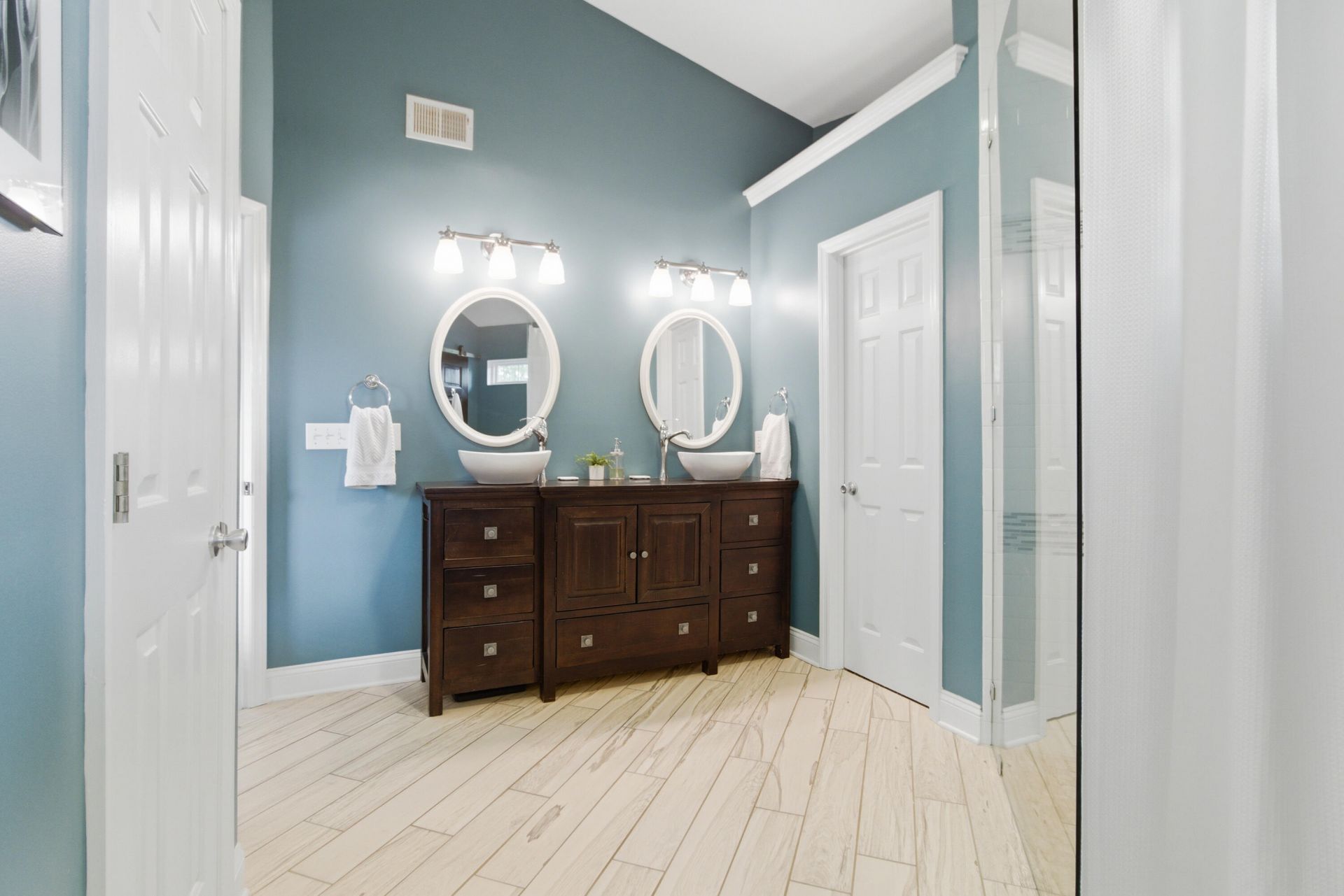 325 Jardinere Walk Photo 13