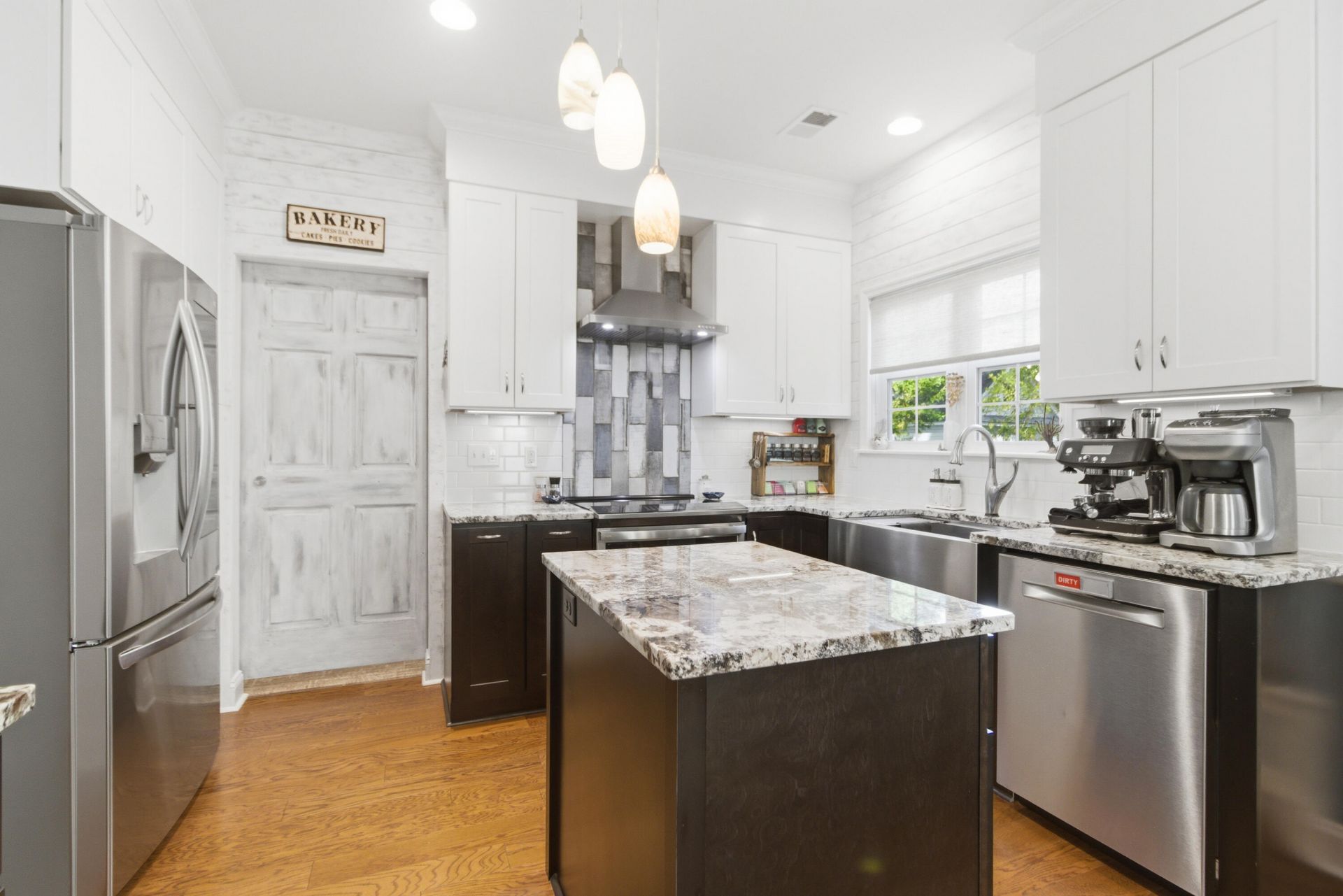 325 Jardinere Walk Photo 17
