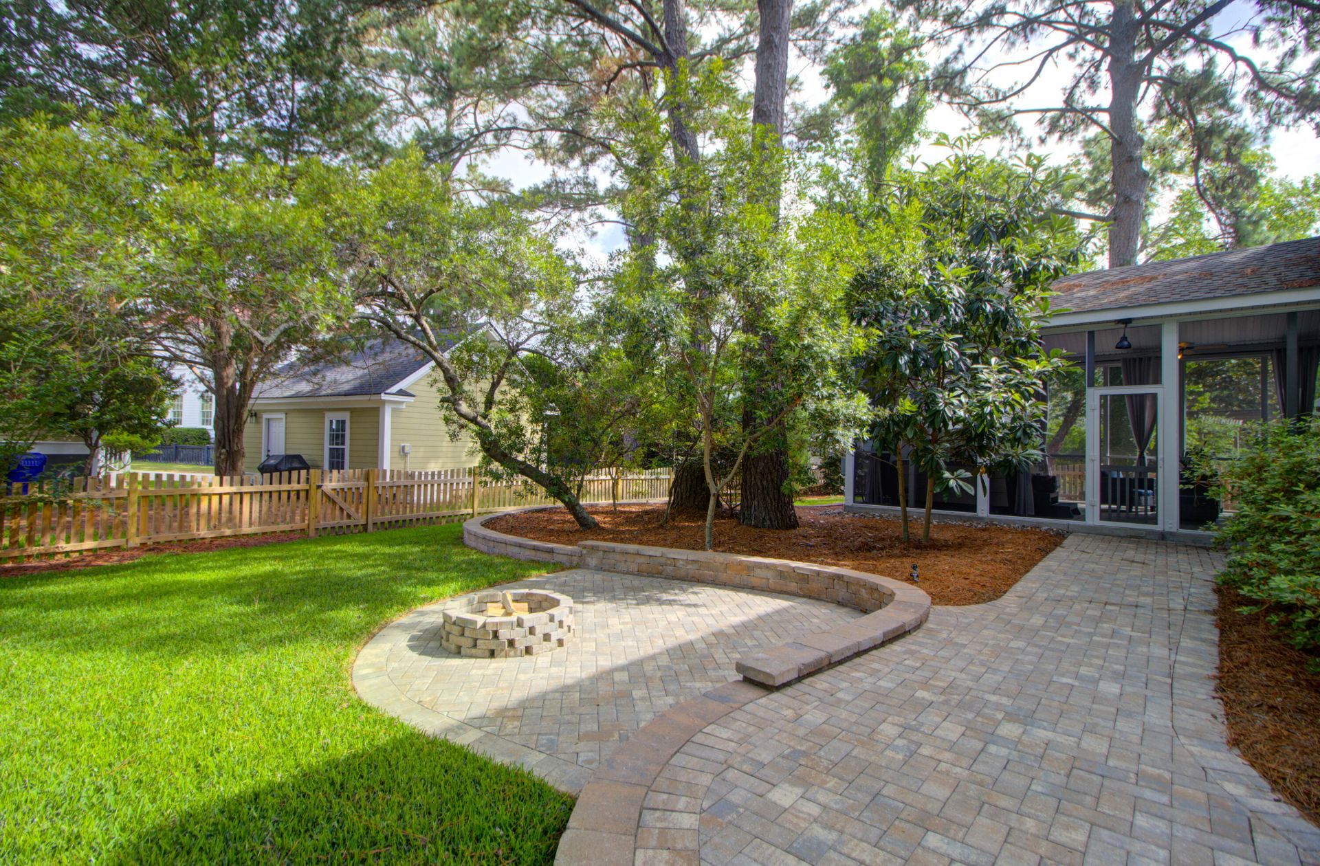 325 Jardinere Walk Photo 22