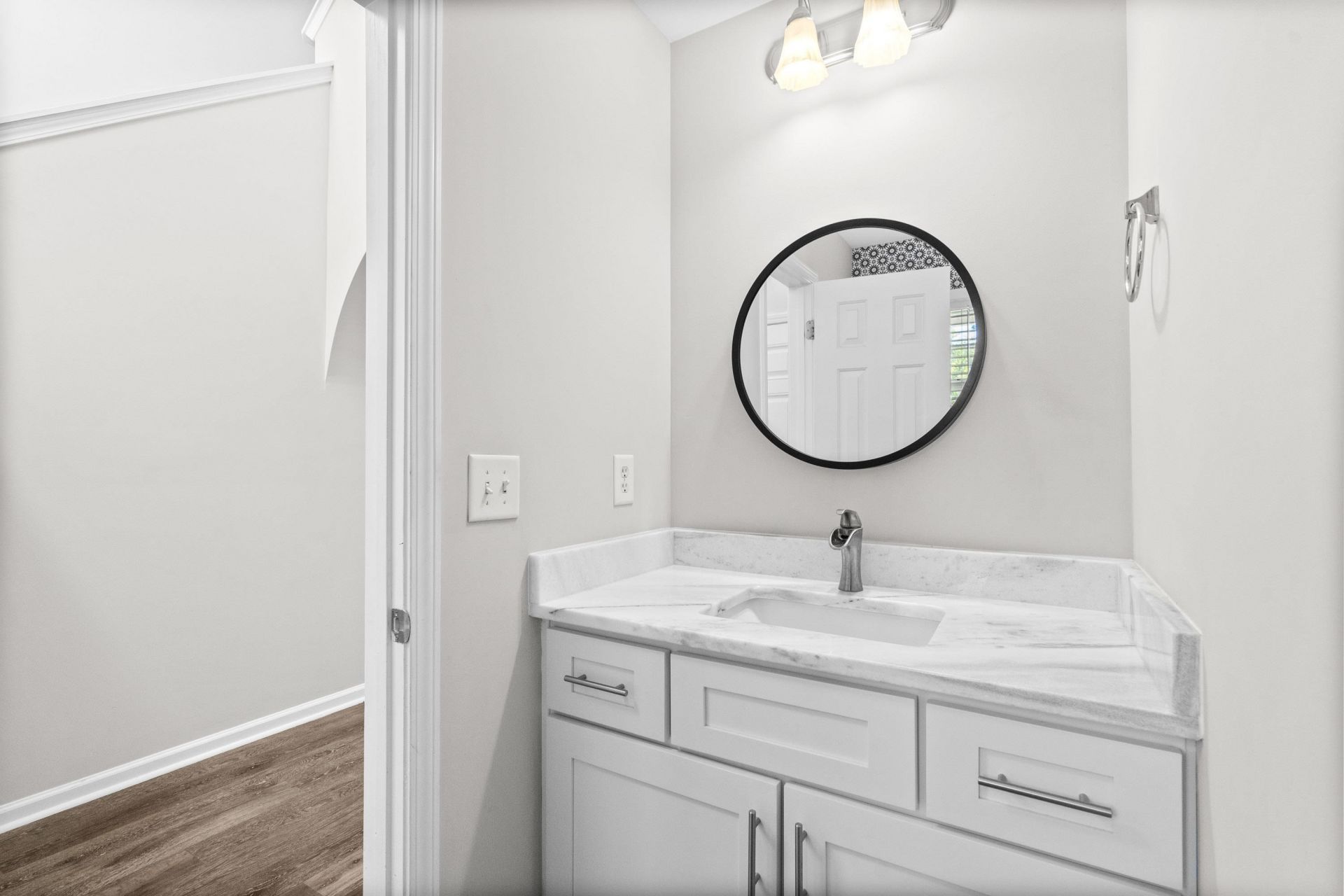4501 Farm Lake Dr.  Photo 18